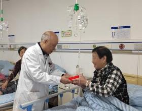 中秋情意浓 尊时凯龙人生就博送温暖（333医院简报2023第三期）